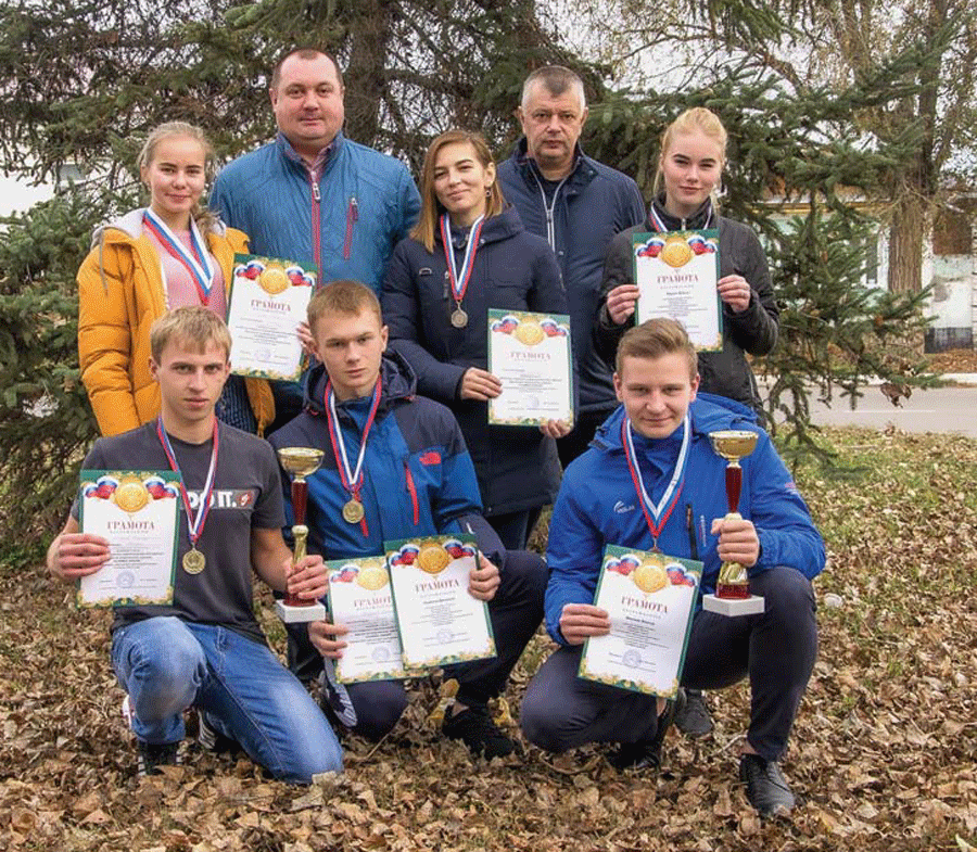 Из Адыгеи с медалями и кубками Из Адыгеи с медалями и кубками
