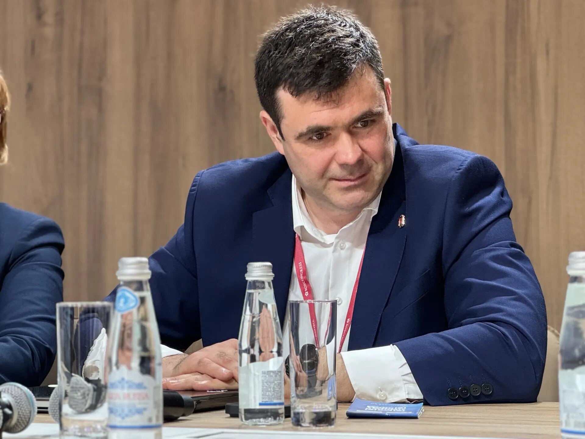 Сергей Курбатов представил практики ЛО по работе с бизнесом на ПМЭФ-2026.